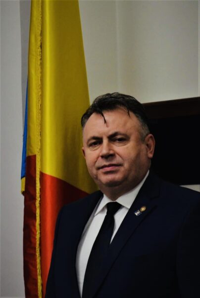 Mesajul huseanului Nelu Tataru de Craciun : ” Să ne fie auzite rugăciunile și văzute faptele bune” n