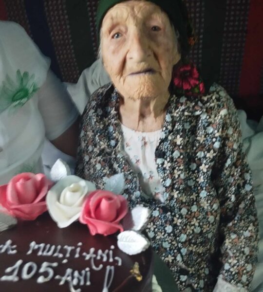 Decana de vârstă a comunei Tătărăni, Tinca lui Hristache Baciu, s-a stins din viață la 105 ani – FOTO Batrana Tatarani